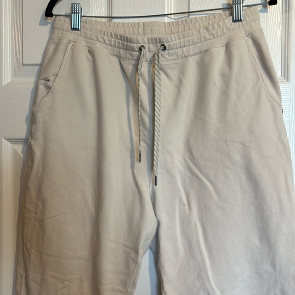 Vuori Other - Vuori Lux Performance men’s cream jogger sweatpants size large